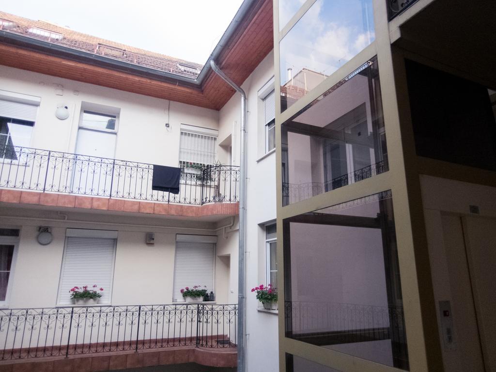 Goldcentral Apartment Grand Boulevard Budapeşte Dış mekan fotoğraf